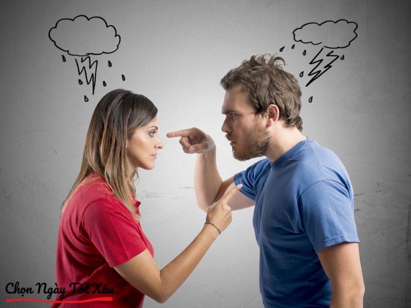 Vợ chồng xung khắc hay cãi vã, cuộc sống nhiều khó khăn